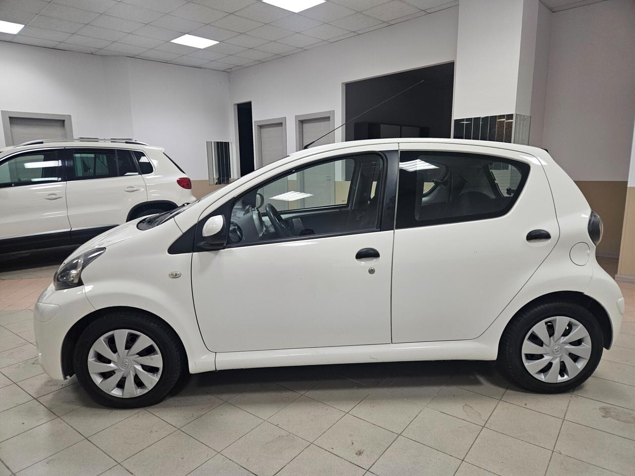 Toyota Aygo 1.0 12V VVT-i 5 porte Cool Soda Connect