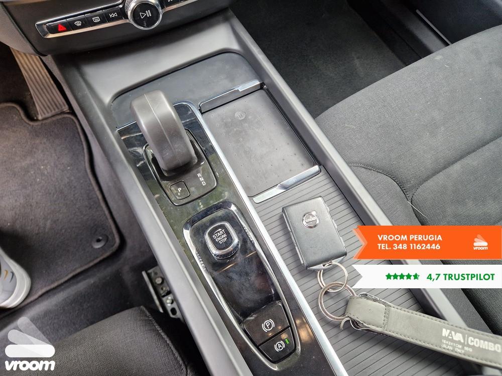 VOLVO XC60 B4 2022 2.0D 197CV HIBRID Plus Dark
