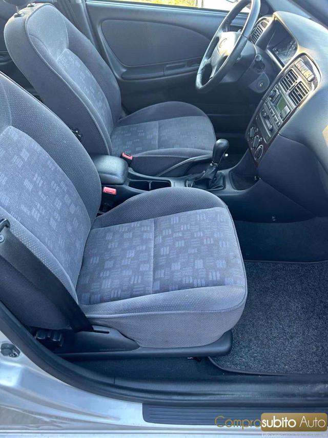 TOYOTA Avensis 1.6i 16V cat