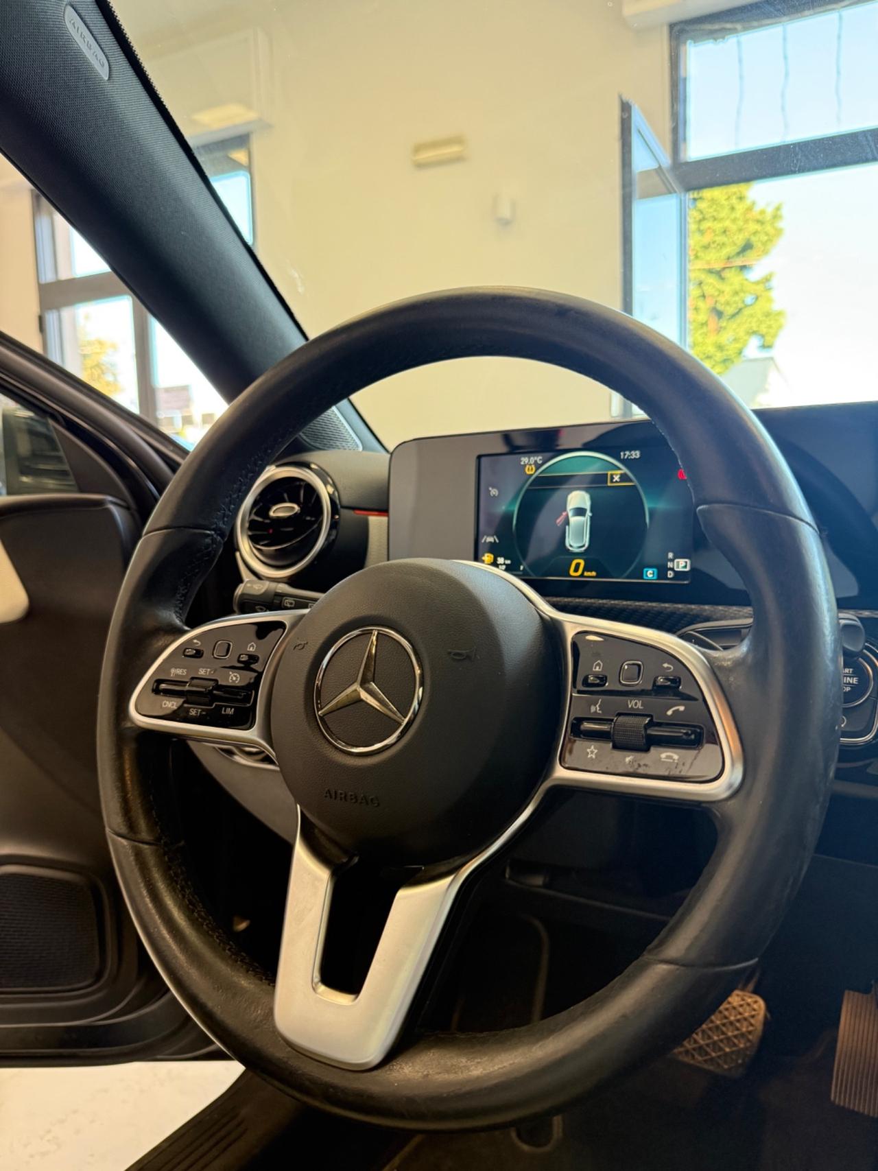 Mercedes-benz A 180 NAVI,TELECAMERA,APPLE CARPLAY,INTERNI PARZIALI IN PELLE,SCHERMO INTERAMENTE DIGITALE