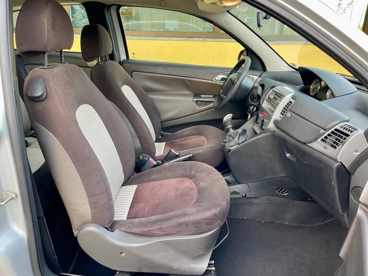 Lancia Ypsilon 1.2 Argento