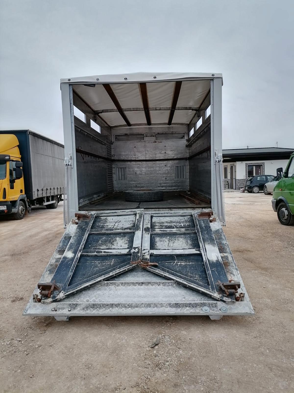Daf trasporto animali vivi 75q
