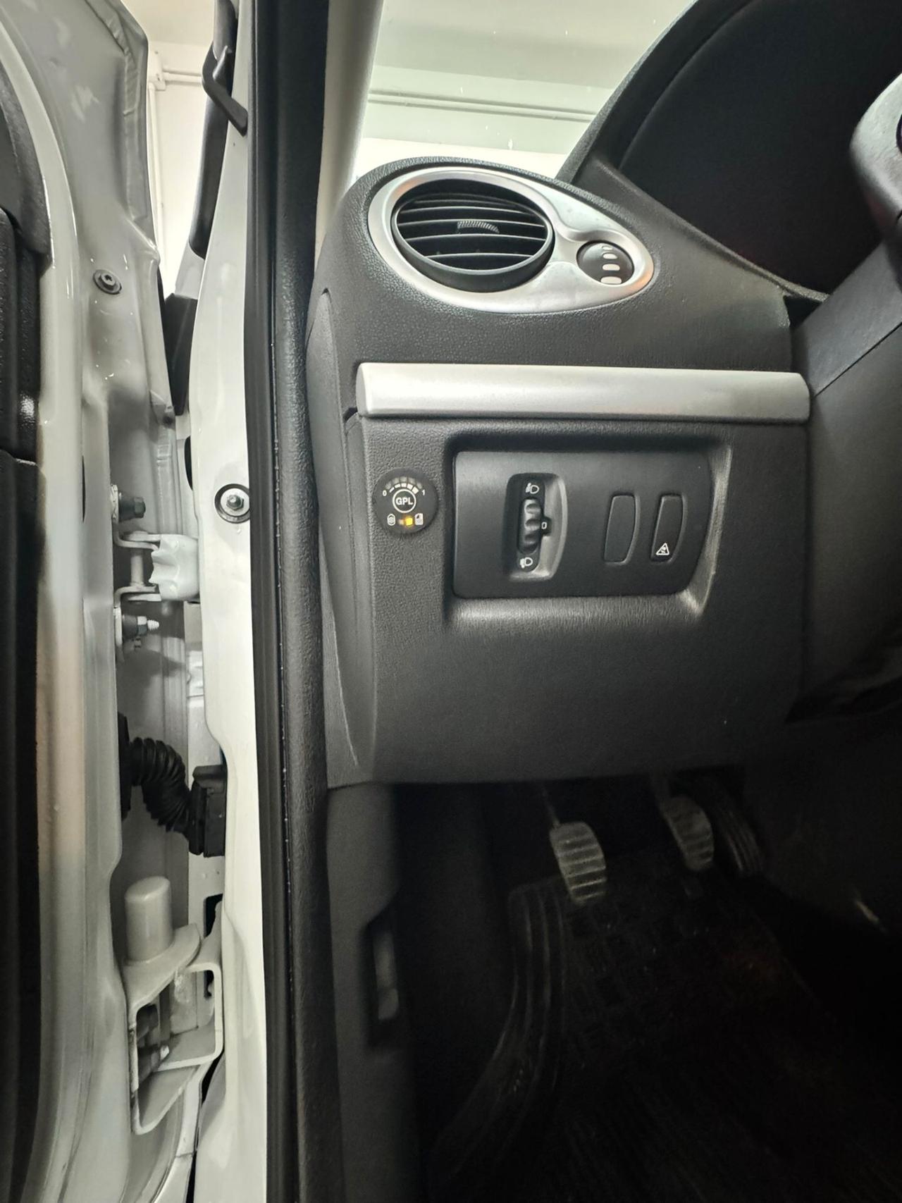 Renault Clio 1.2 16V 5 porte GPL Dynamique