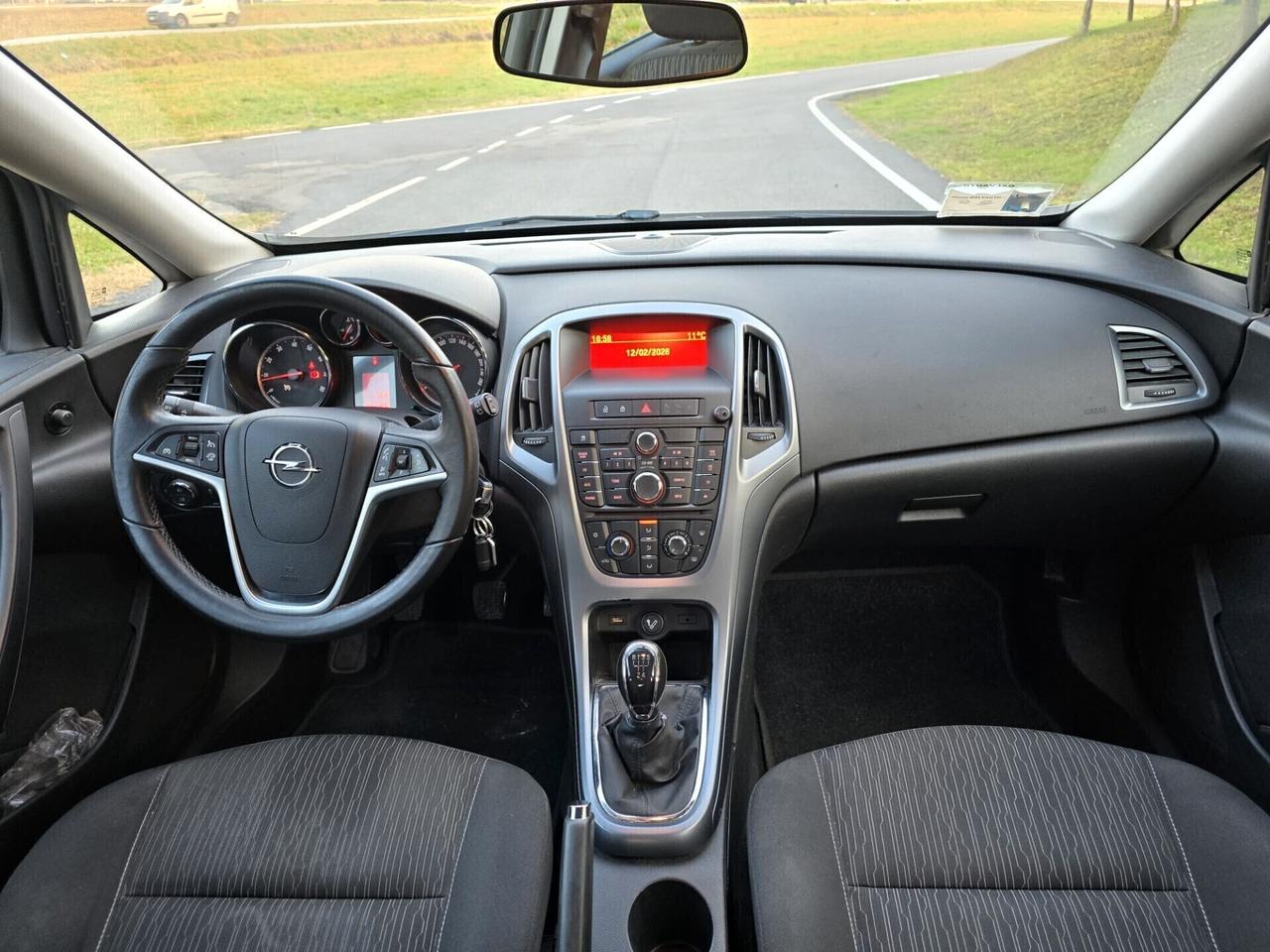 Opel Astra 1.4 BENZINA OK PER NEOPATENTATI ANNO 2013