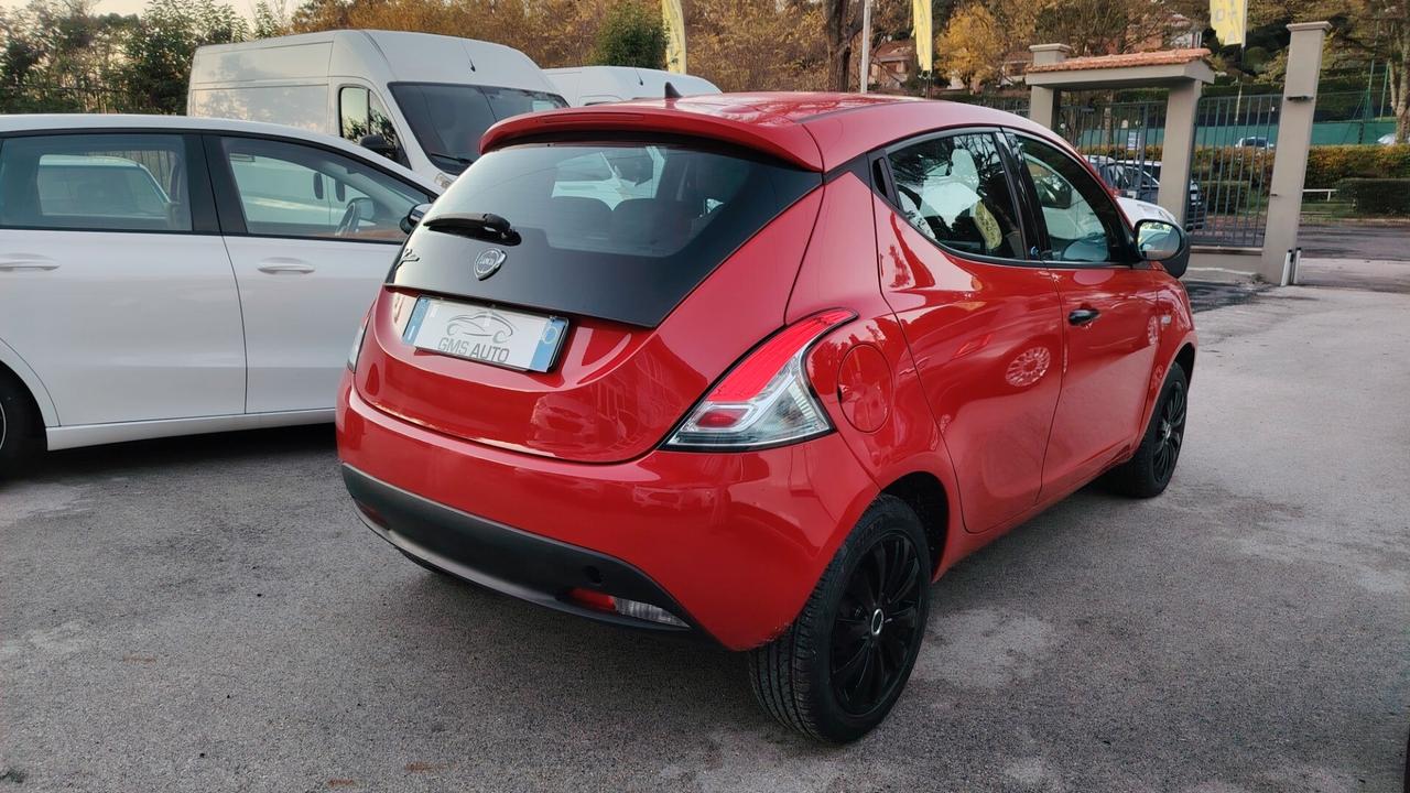 Lancia Ypsilon 1.2 69 CV 5 porte S&S Platinum