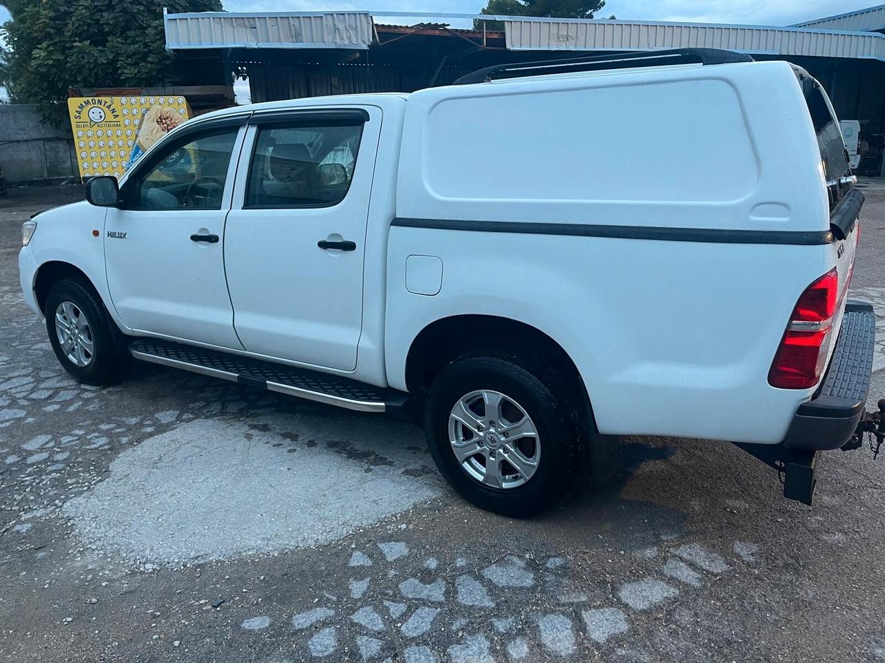 Toyota Hilux 2.5 D-4D 4WD 4p. Double Cab GX 4x4