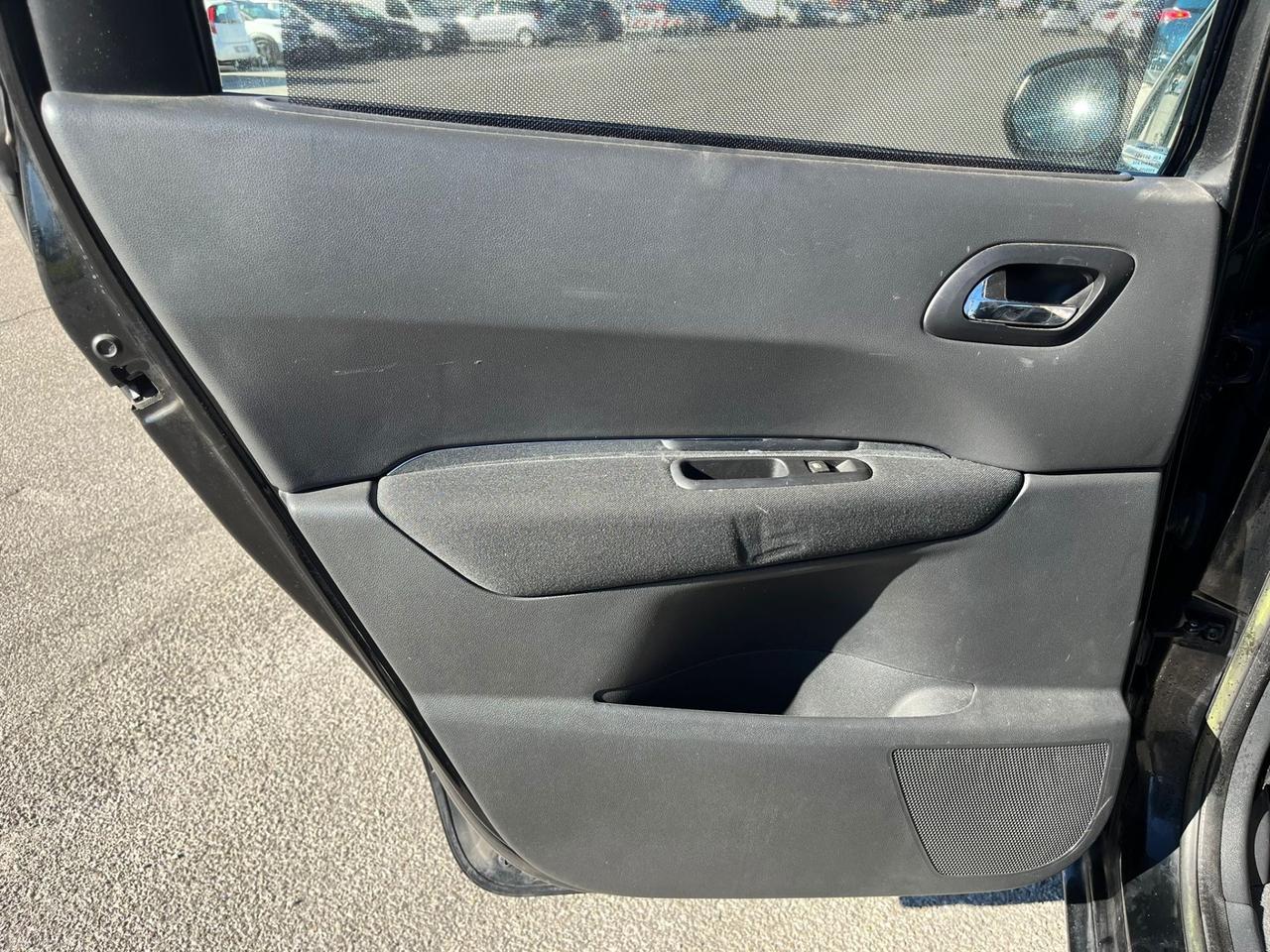 Peugeot 5008 1.6 HDi 112CV Business