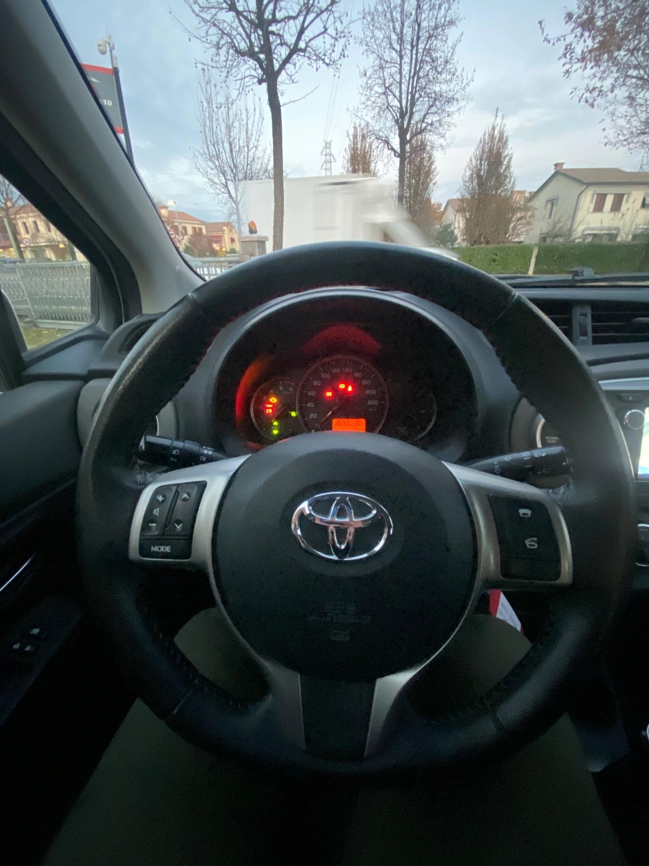 Toyota Yaris 1.4 D-4D 5 porte Lounge