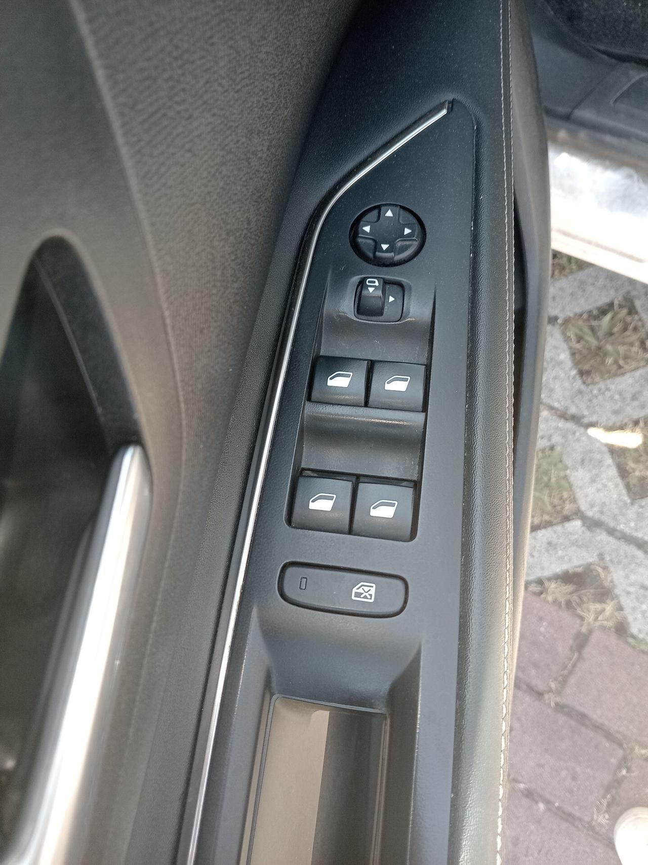 Peugeot 3008 BlueHDi 130 S&S EAT8 Allure