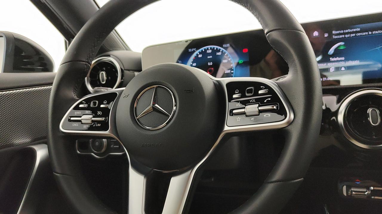 Mercedes-Benz Classe A - W177 2018 - A 180 d Sport auto
