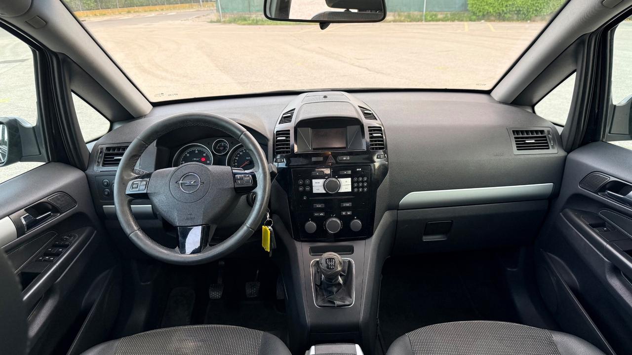 Opel Zafira 1.9 diesel Cosmo
