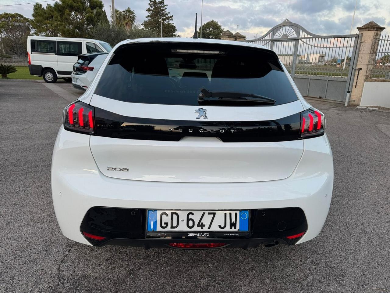Peugeot 208 BlueHDi 100 Allure Navi Pack