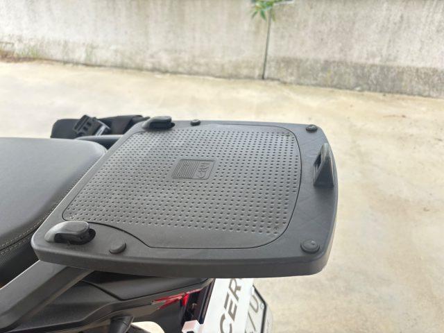 BENELLI TRK 502 X SET VALIGE LATERALI E BAULETTO GIVI TREKKING 52L