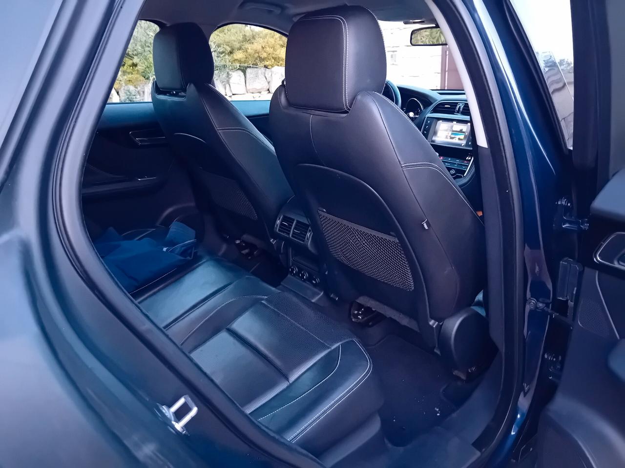 Jaguar F-Pace 2.0 D 180 CV AWD aut. R-Sport