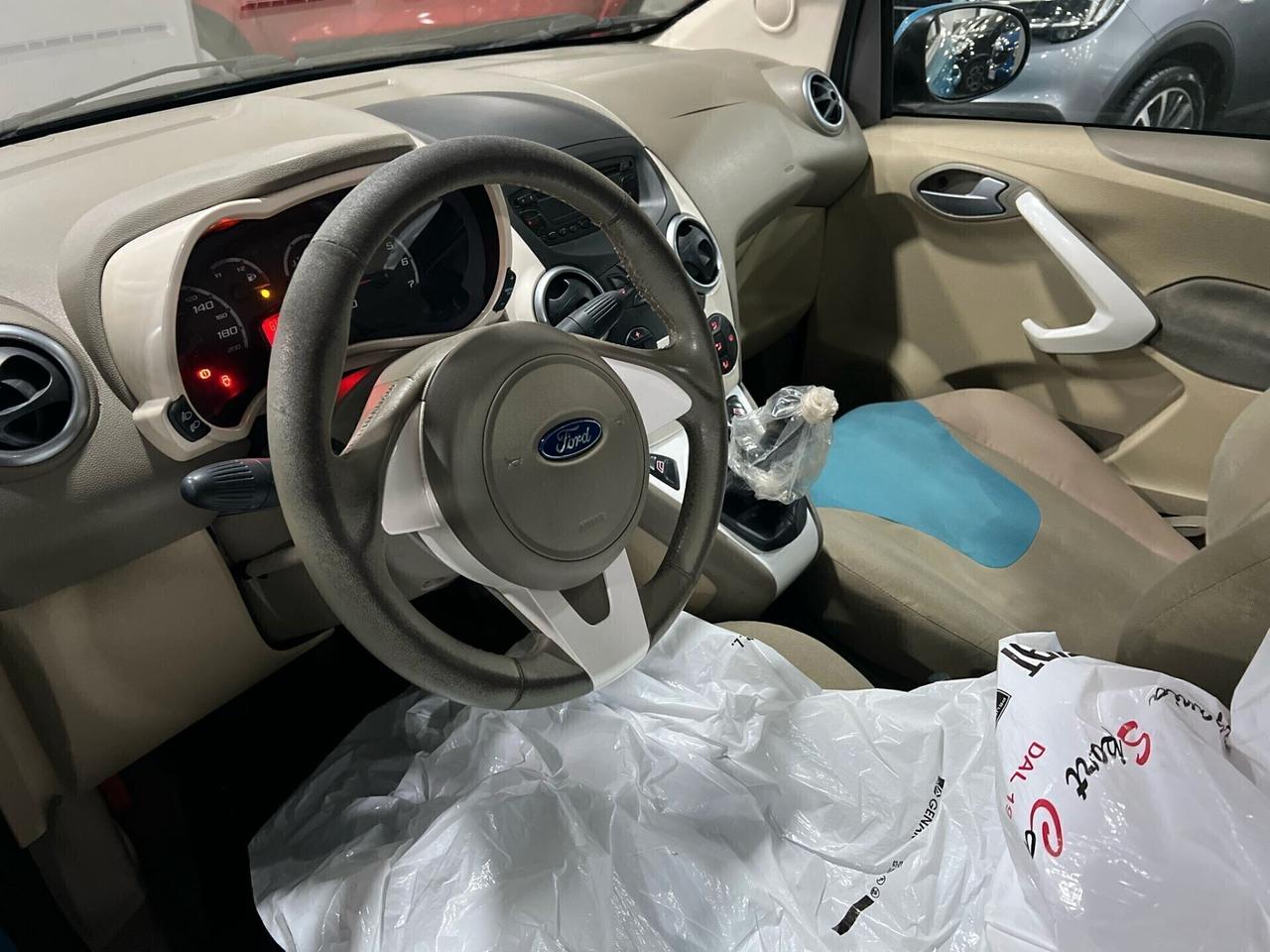 NUOVA FORD KA TITANIUM 1.2 BENZ 70CV