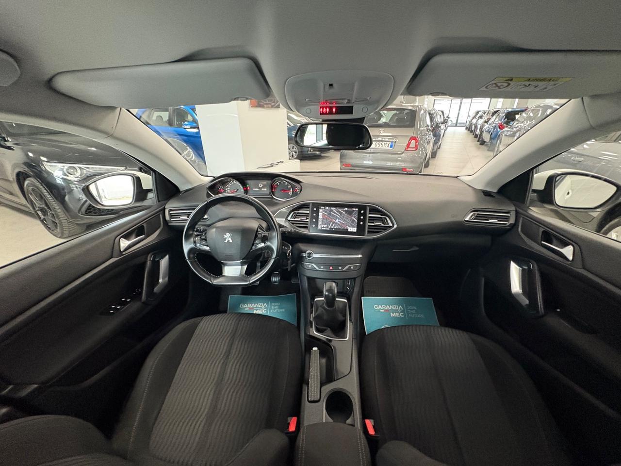 Peugeot 308 1.2 benzina 110cv 2016 neopatentati