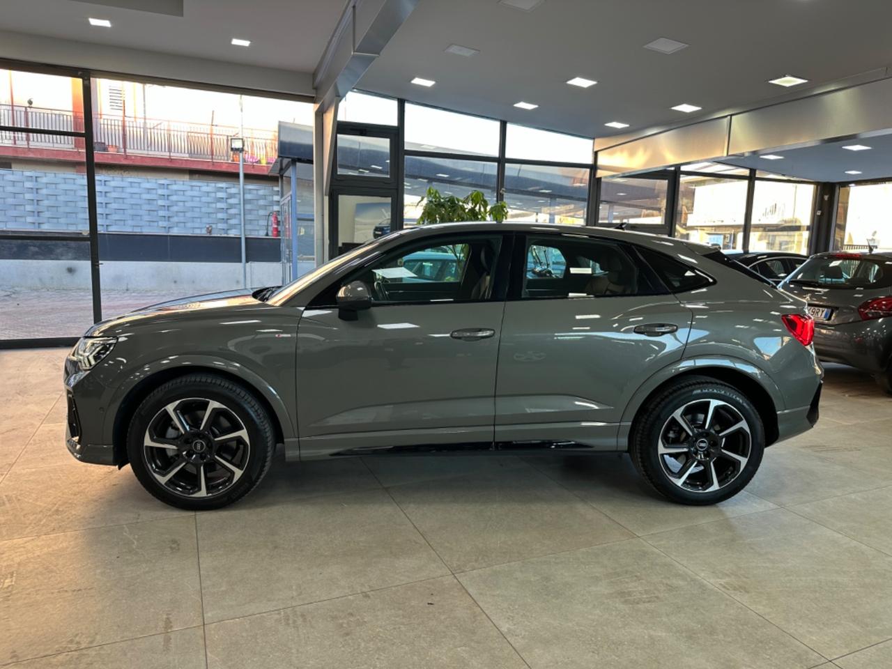 Audi Q3 40 TDI 200 CV quattro S tronic line edition 2021