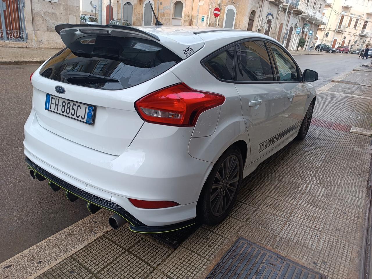 Ford Focus 1.5 TDCi 120 CV ST LINE PERSONALIZZATA