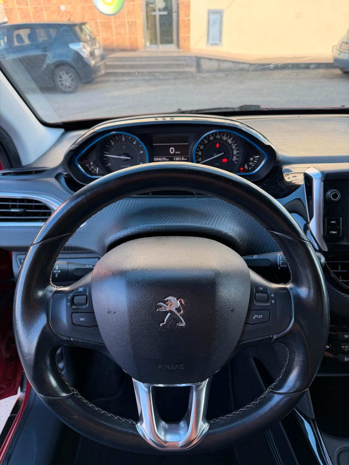 Peugeot 2008 BlueHDi 100 ALLURE