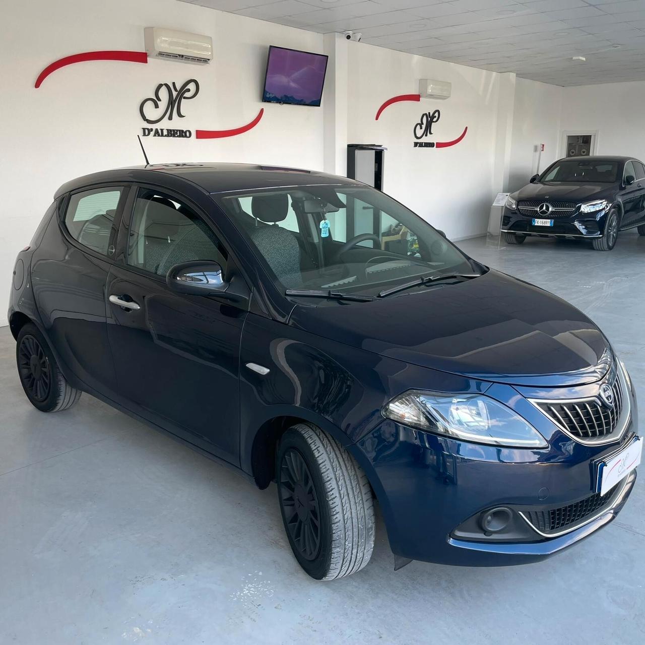 Lancia Ypsilon 1.0 FireFly 5 porte S&S Hybrid Ecochic Silver