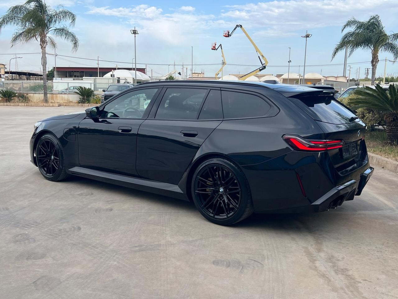 BMW M5 touring 727cv possibilità noleggio no scoring
