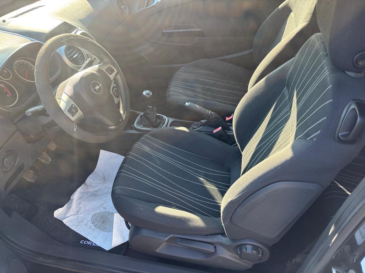 Opel Corsa 1.0 benzina 3 porte