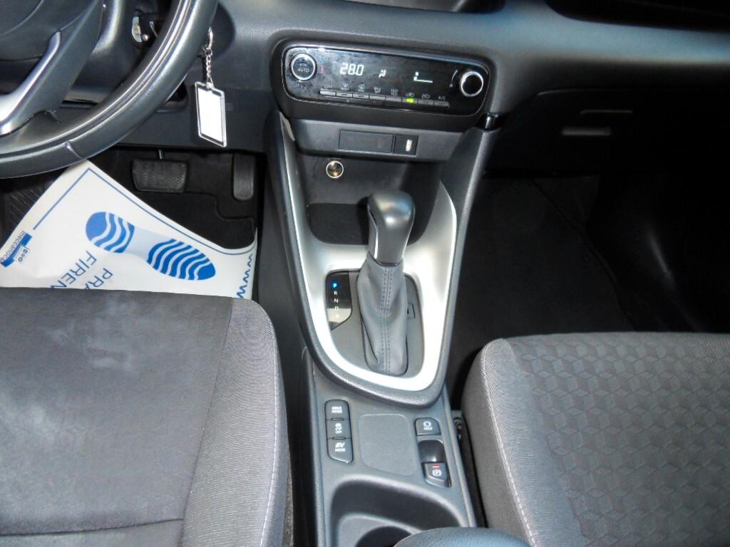 Toyota Yaris 1.5 Hybrid 5 porte Business