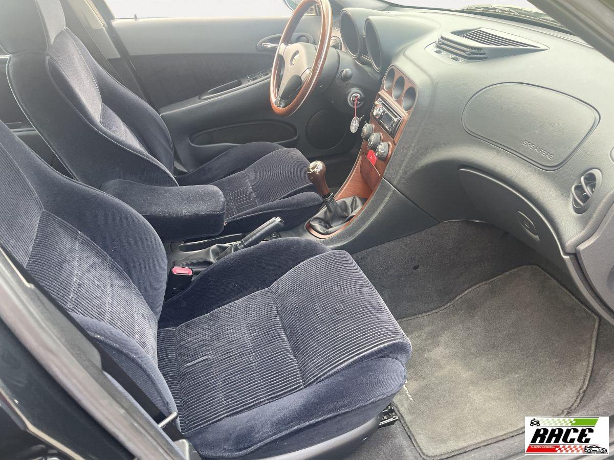 ALFA ROMEO - 156 - 2.0i 16V Twin Spark Distinctive