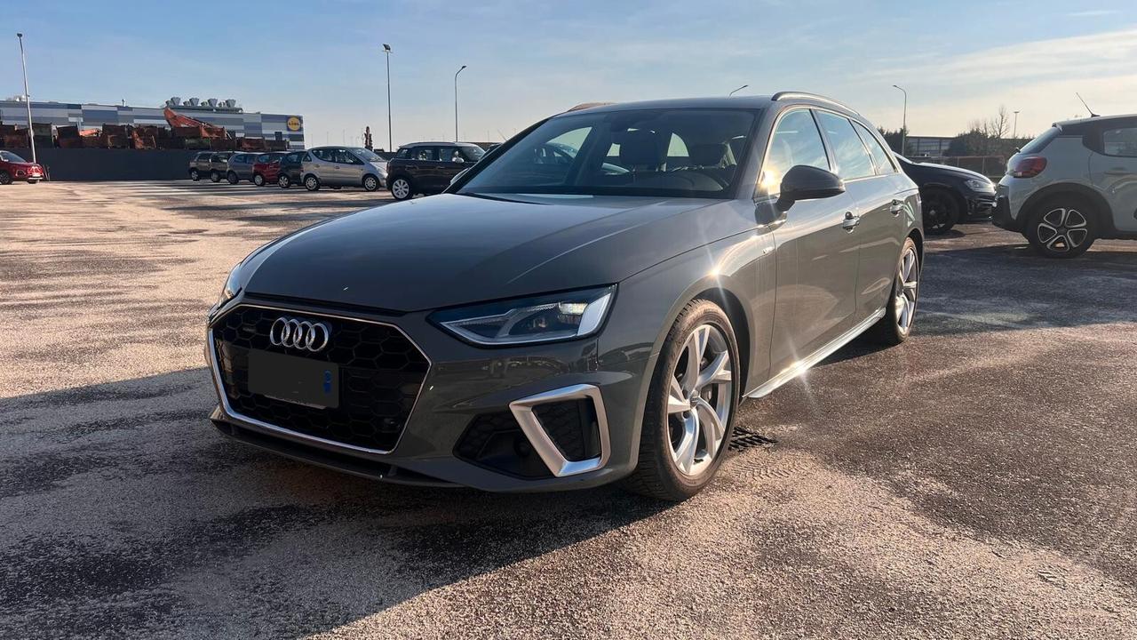 Audi A4 AVANT 40 TDI QUATTRO S-tronic S-line edition