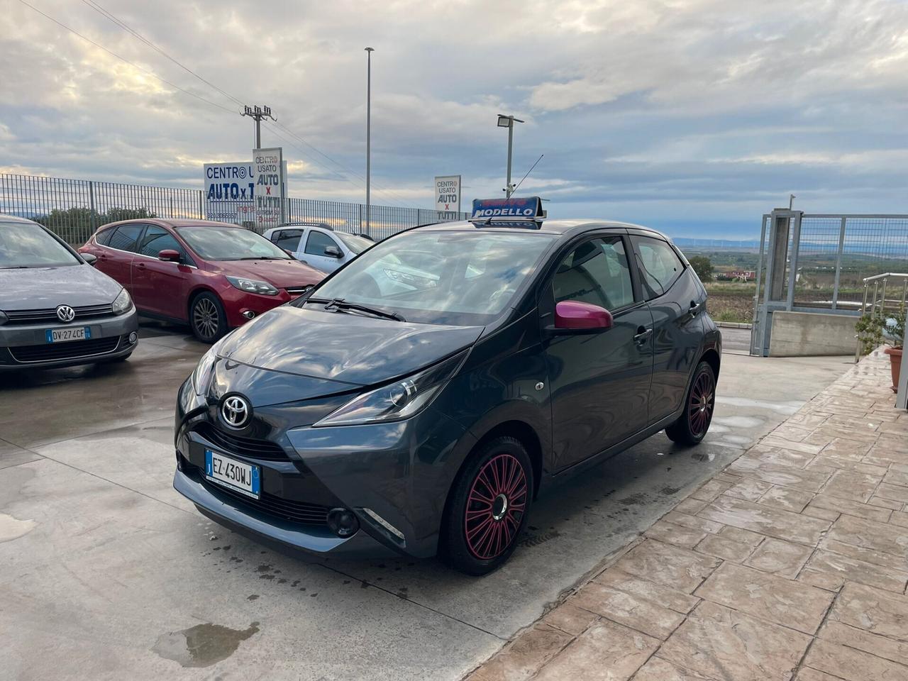 Toyota Aygo 1.0 VVT-i 69 CV 5 porte x-wave