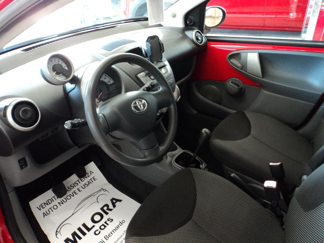 Toyota Aygo 1.0 12V VVT-i 5 porte Sol
