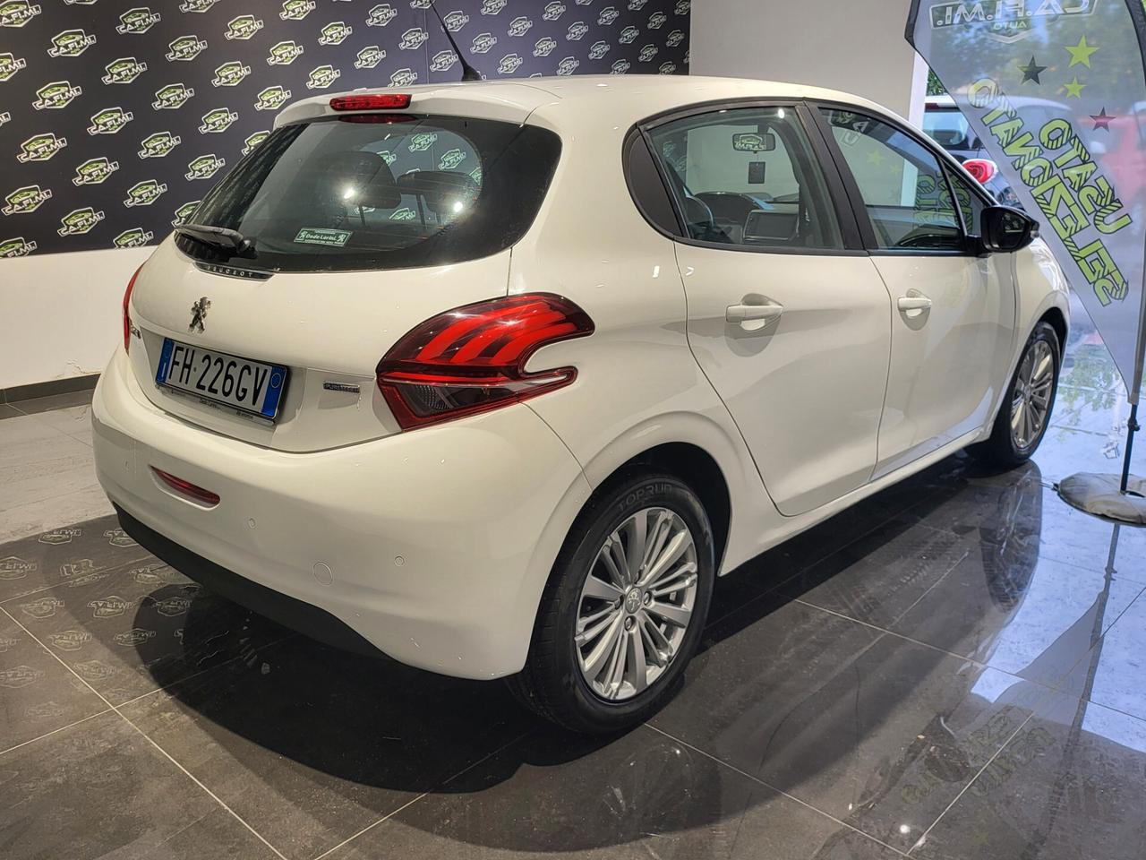 Peugeot 208 - 2017 PureTech 82 Cv GPL Allure