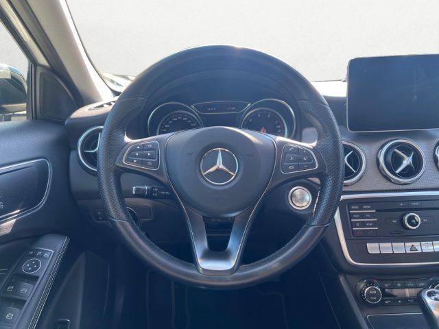 MERCEDES-BENZ GLA 200 Sport