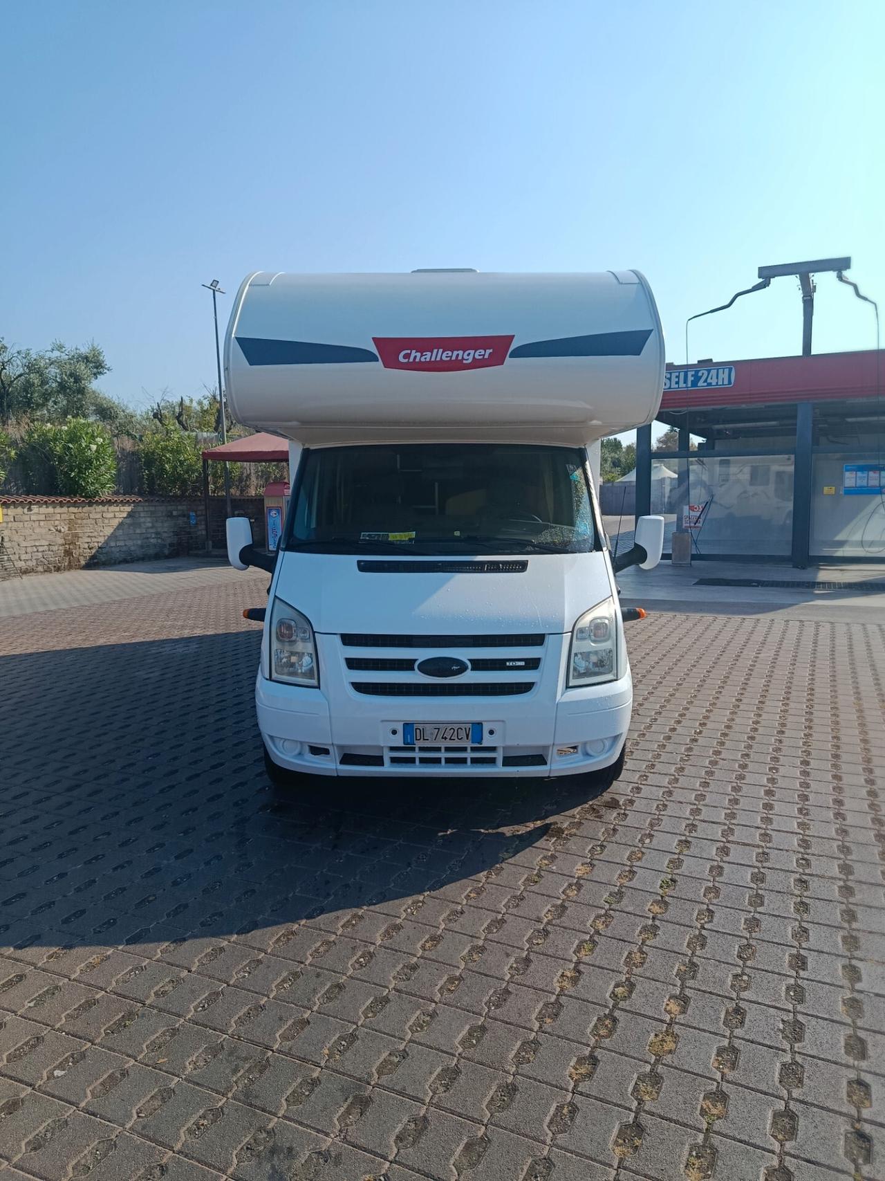Challenger Genius49 7 posti letto