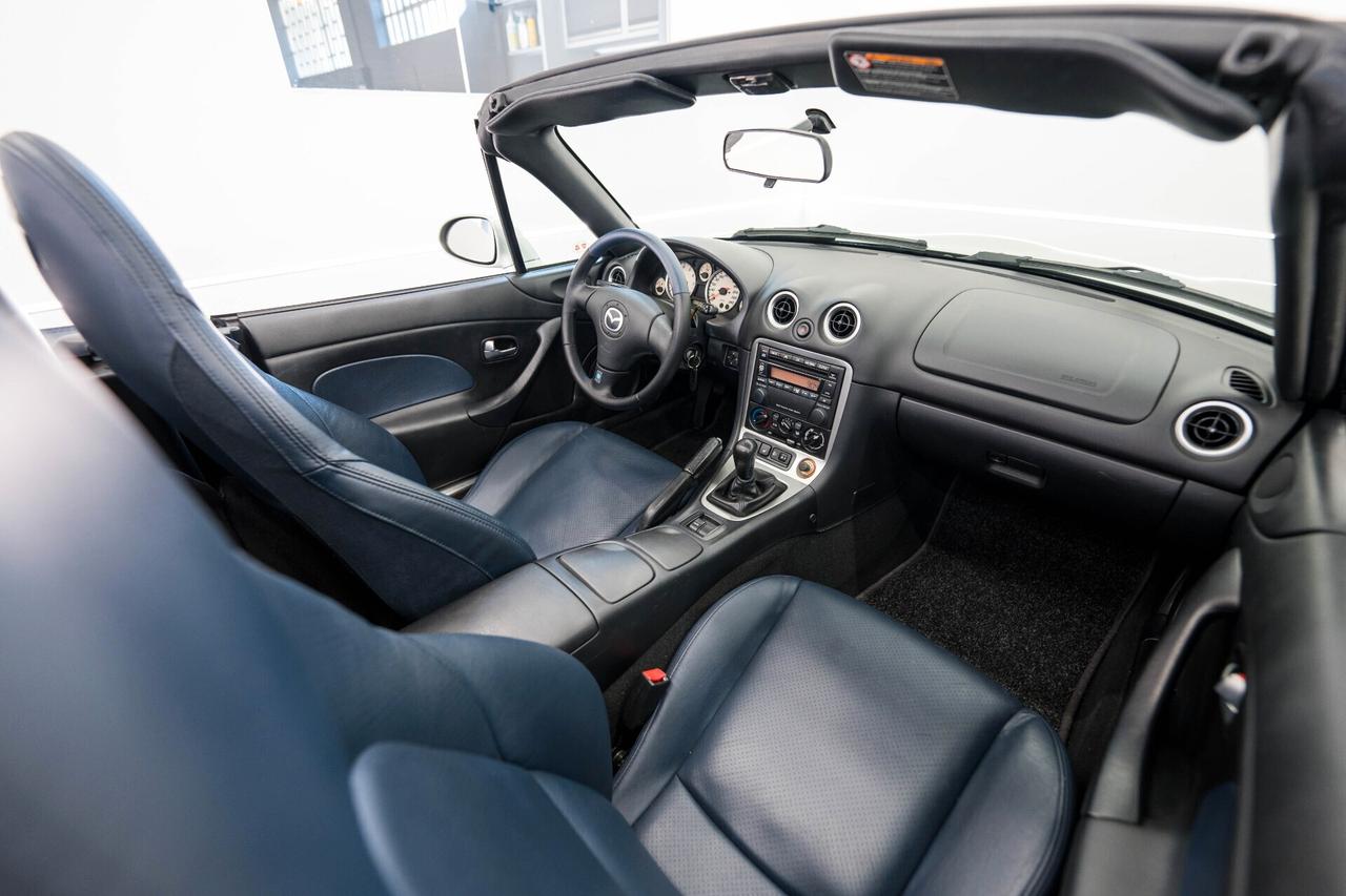 Mazda MX-5 SILVER BLUES