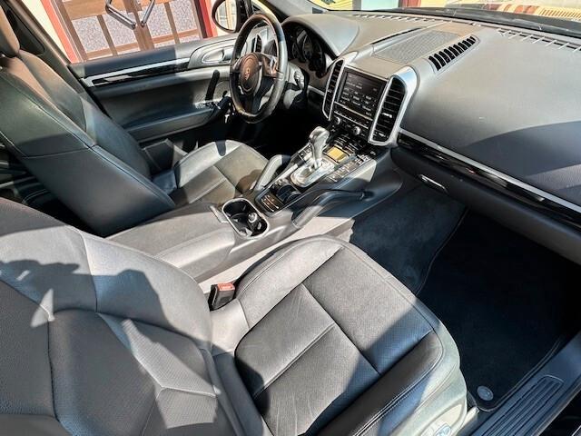 Porsche Cayenne 3.0 Diesel IVA ESPOSTA service Porsche Uni pro.
