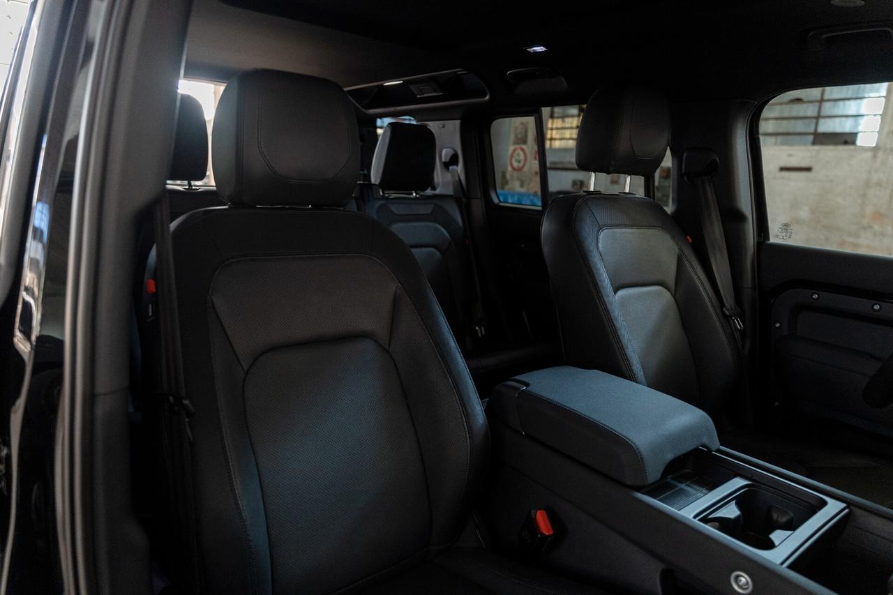 Land Rover Defender 110 3.0D I6 300 CV AWD Auto X-Dynamic S