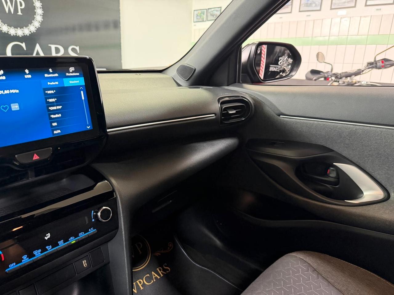 Toyota Yaris Cross 1.5 Hybrid 5p. E-CVT AWD-i Trend