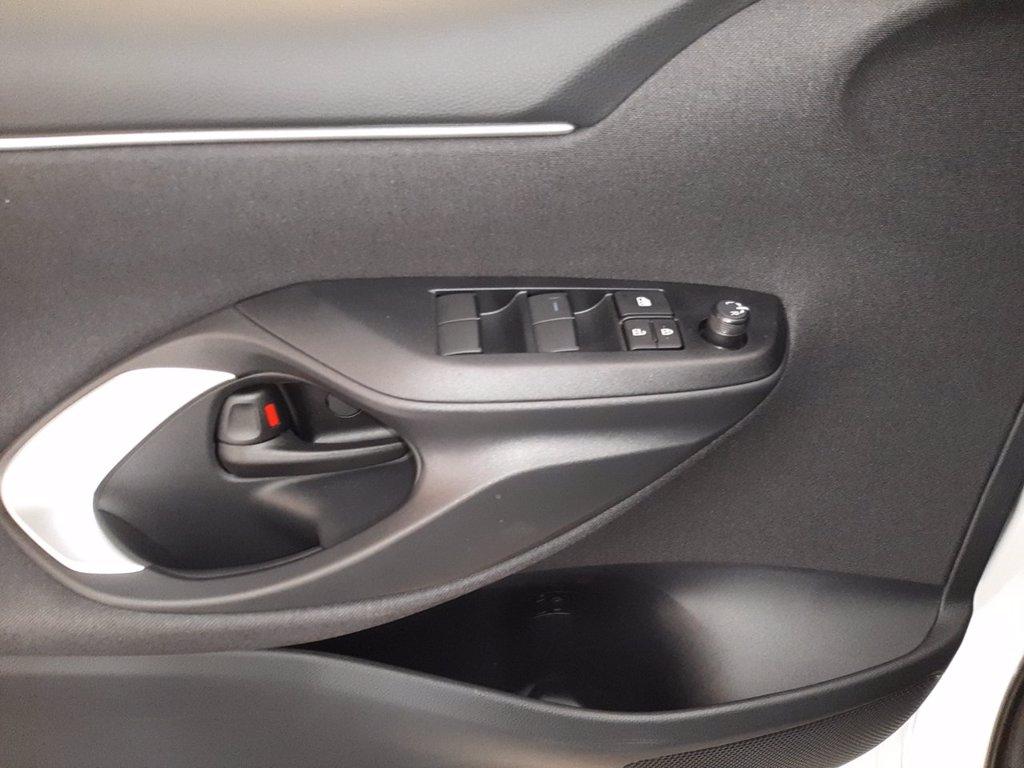 TOYOTA Yaris 1.5h active del 2025