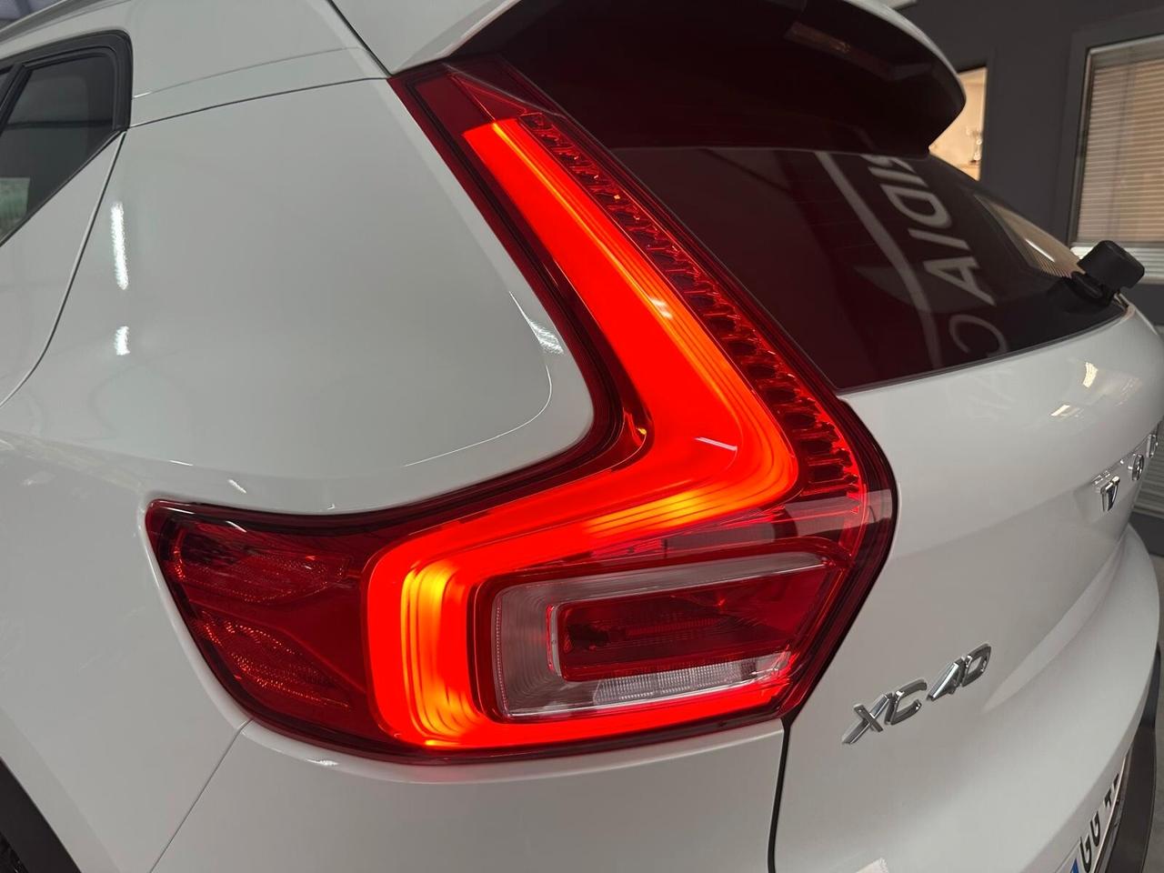 VOLVO XC40 2.0 150CV 06/2020
