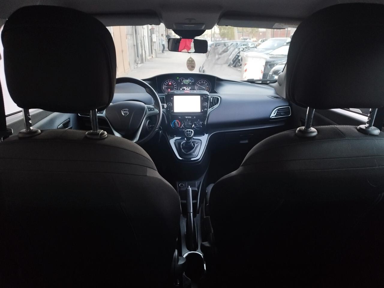 Lancia Ypsilon 1.0 Hybrid Gold