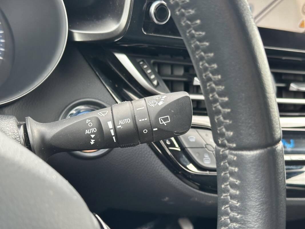 Toyota C-HR 2.0h More Business AUTOMATICA con CarPlay