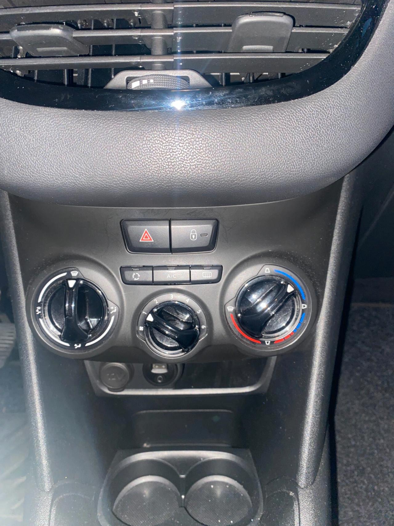 Peugeot 208 PureTech 82 5 porte Allure