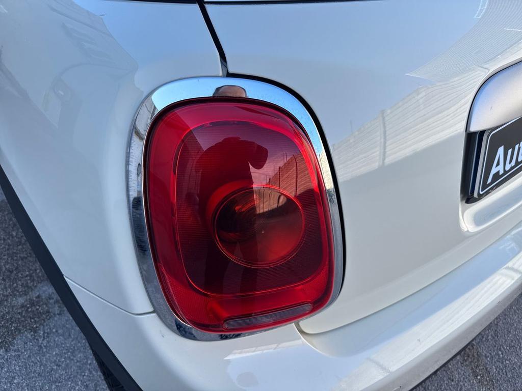 Mini Cooper D 1.5 D Cooper D Business Auto