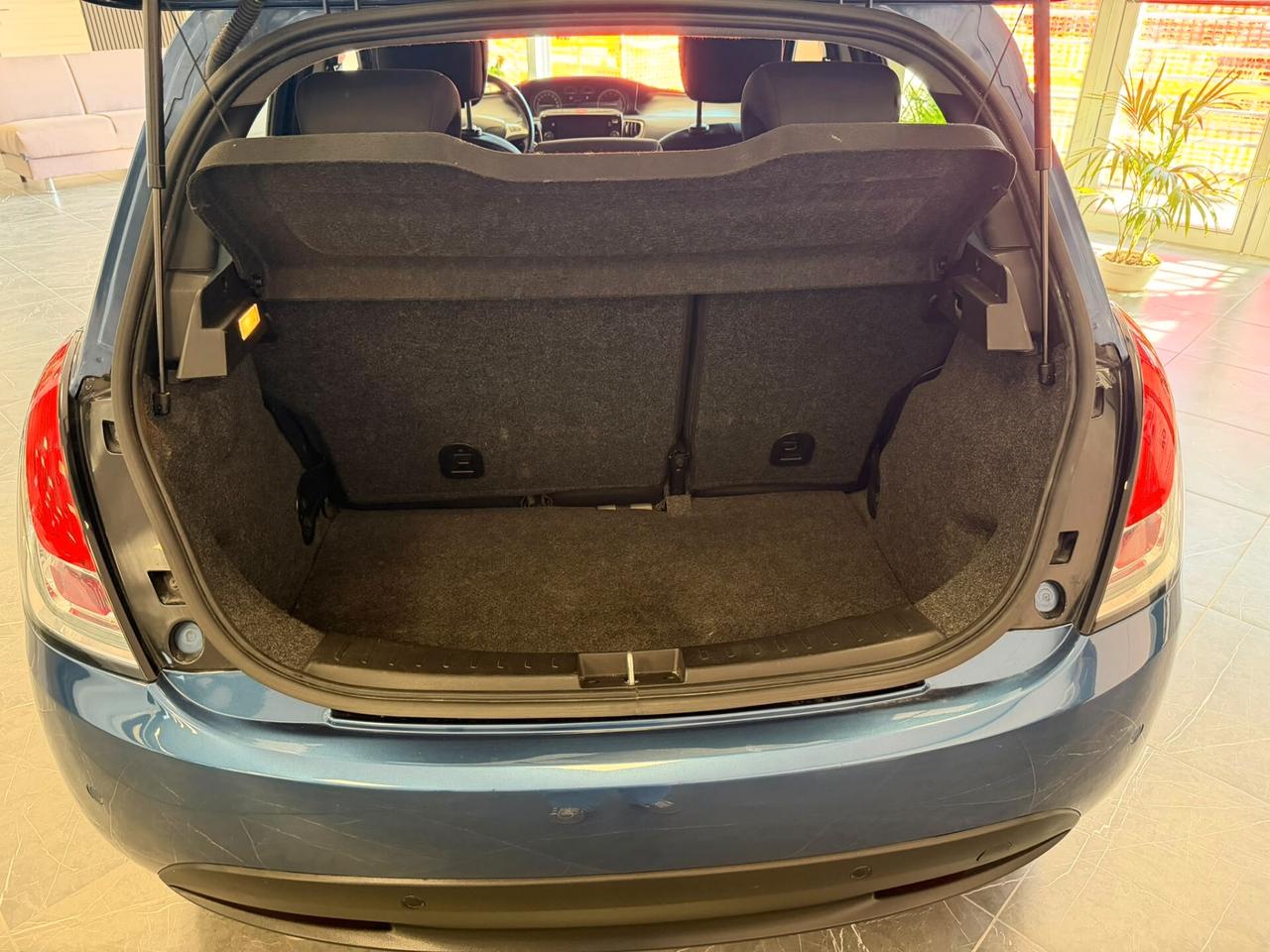 Lancia Ypsilon 1.0 FireFly 5 porte S&S Hybrid Gold