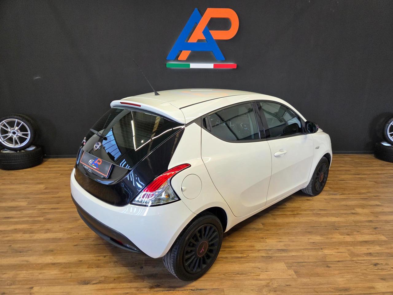 Lancia Ypsilon 5 Porte Ypsilon 1.3 mjt Platinum s&s 95cv