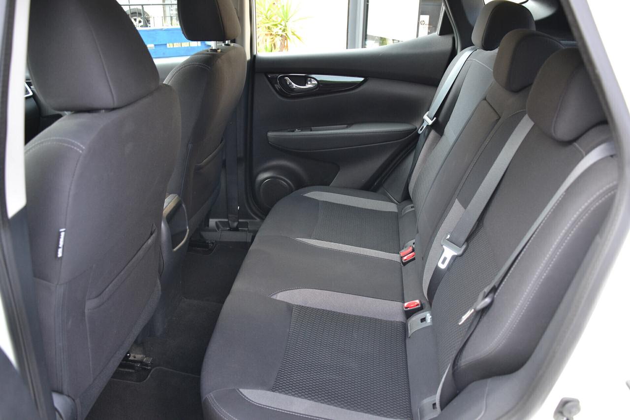 Nissan Qashqai 1.7 dCi 150CV 4WD AUTOM. *NAV-PDC-*PREZZO VERO**