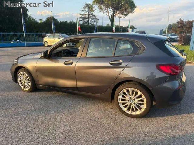 BMW 120 Serie 1 F40 120d xdrive Bus Adva auto GB628PB