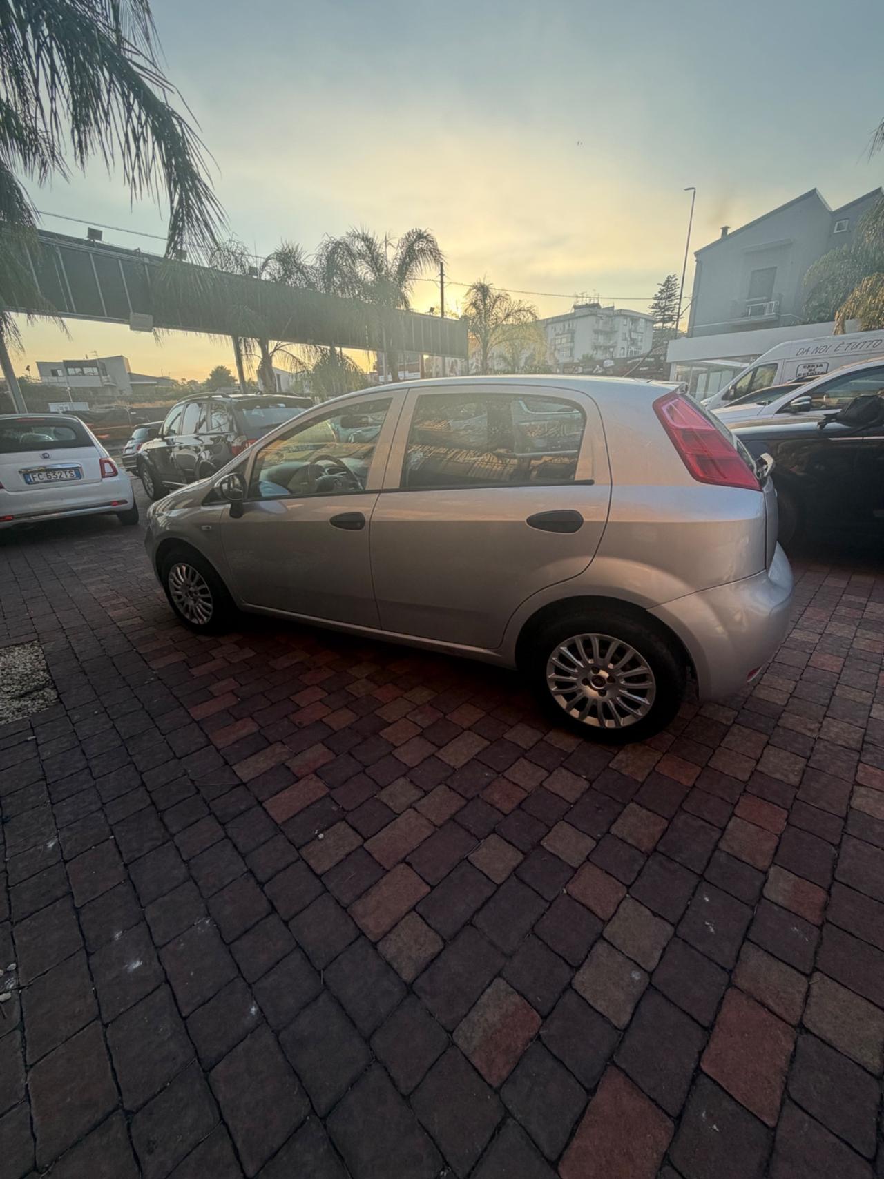 Fiat Punto 1.4 8V 5 porte benzina gol