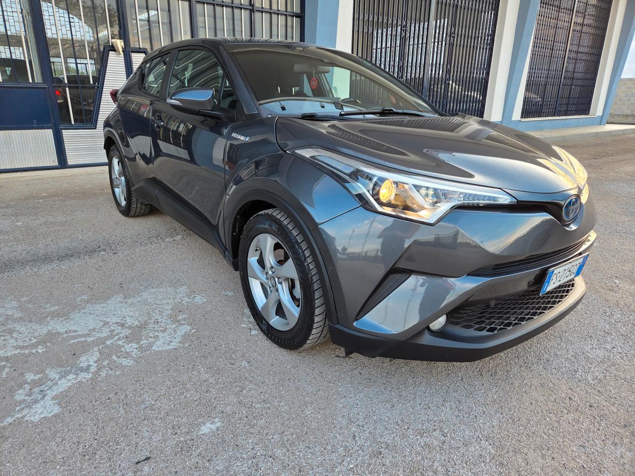 Toyota C-HR 1.8 Hybrid E-CVT Active